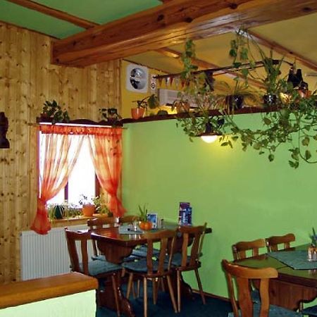 Restaurace A Penzion U Vladaru Mikulášovice Eksteriør bilde