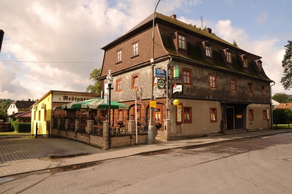 Restaurace A Penzion U Vladaru Mikulášovice Eksteriør bilde