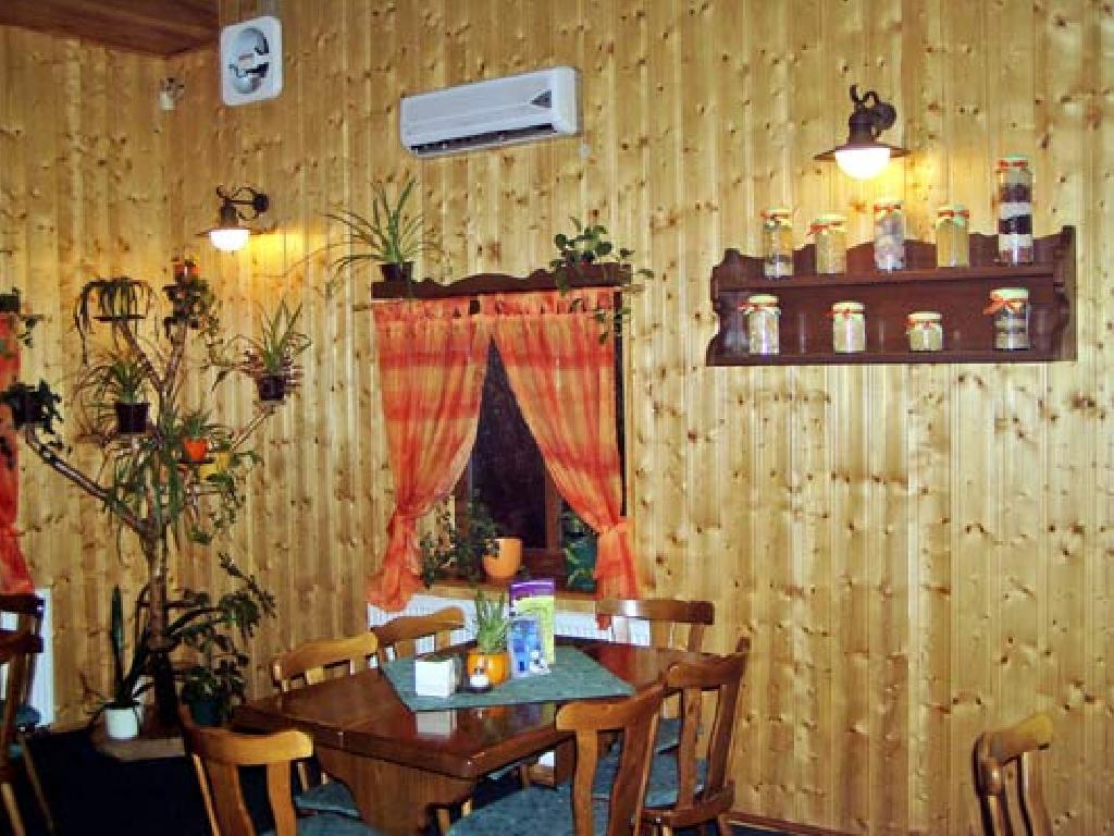 Restaurace A Penzion U Vladaru Mikulášovice Eksteriør bilde